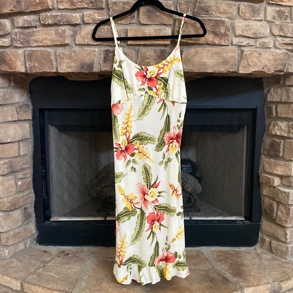NWOT Two Palms Made In Hawaii green, yellow and pink floral dress. Size Medium
